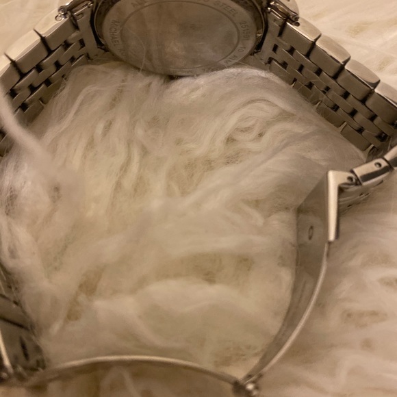 Barely worn Michael Kors watch silver & rose gold. - Picture 2 of 3